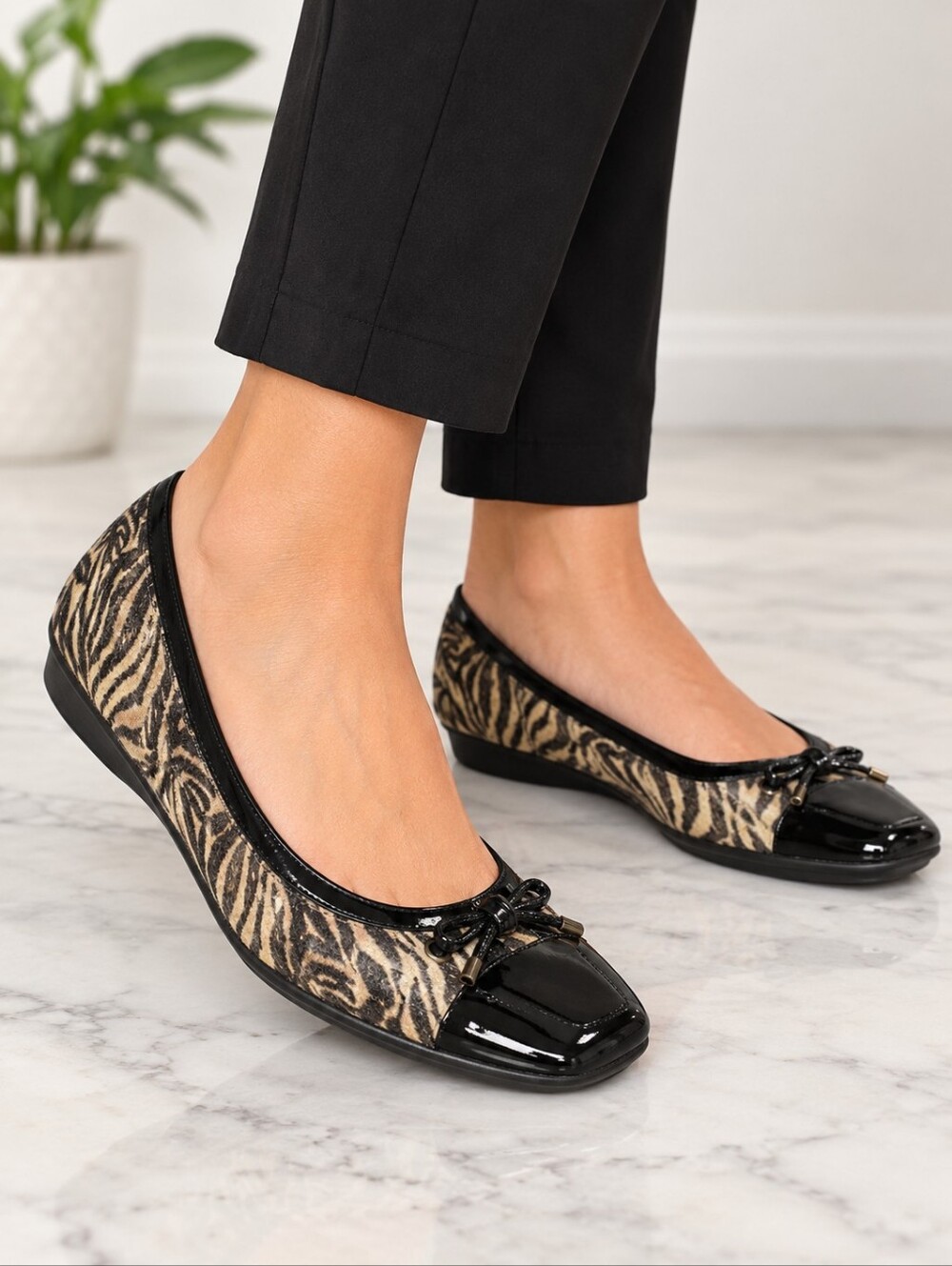 Naturalizer Vision Zebra Print Ballet Flats Black Patent Toe Women's 9M